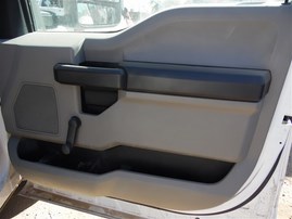 2017 Ford F-250 XL White Crew Cab 6.2L Flex AT 2WD #F22972